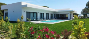 Valverde 3 Villa, Vilamoura, Algarve, only 5 minutes from Marina, Golf and Beach
